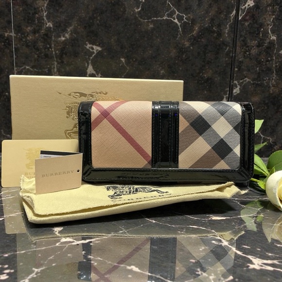 Burberry Handbags - BURBERRY Penrose Nova Check Canvas & Patent Leather Continental Wallet EXCELLENT